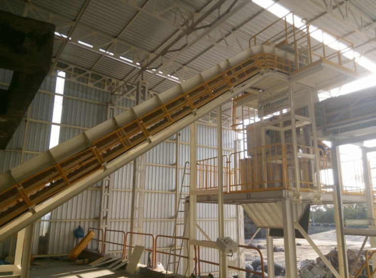 Heavy-Duty Scrap Steel Apron Conveyors scrap hand3