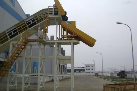 Heavy-Duty Scrap Steel Apron Conveyors dsc01717